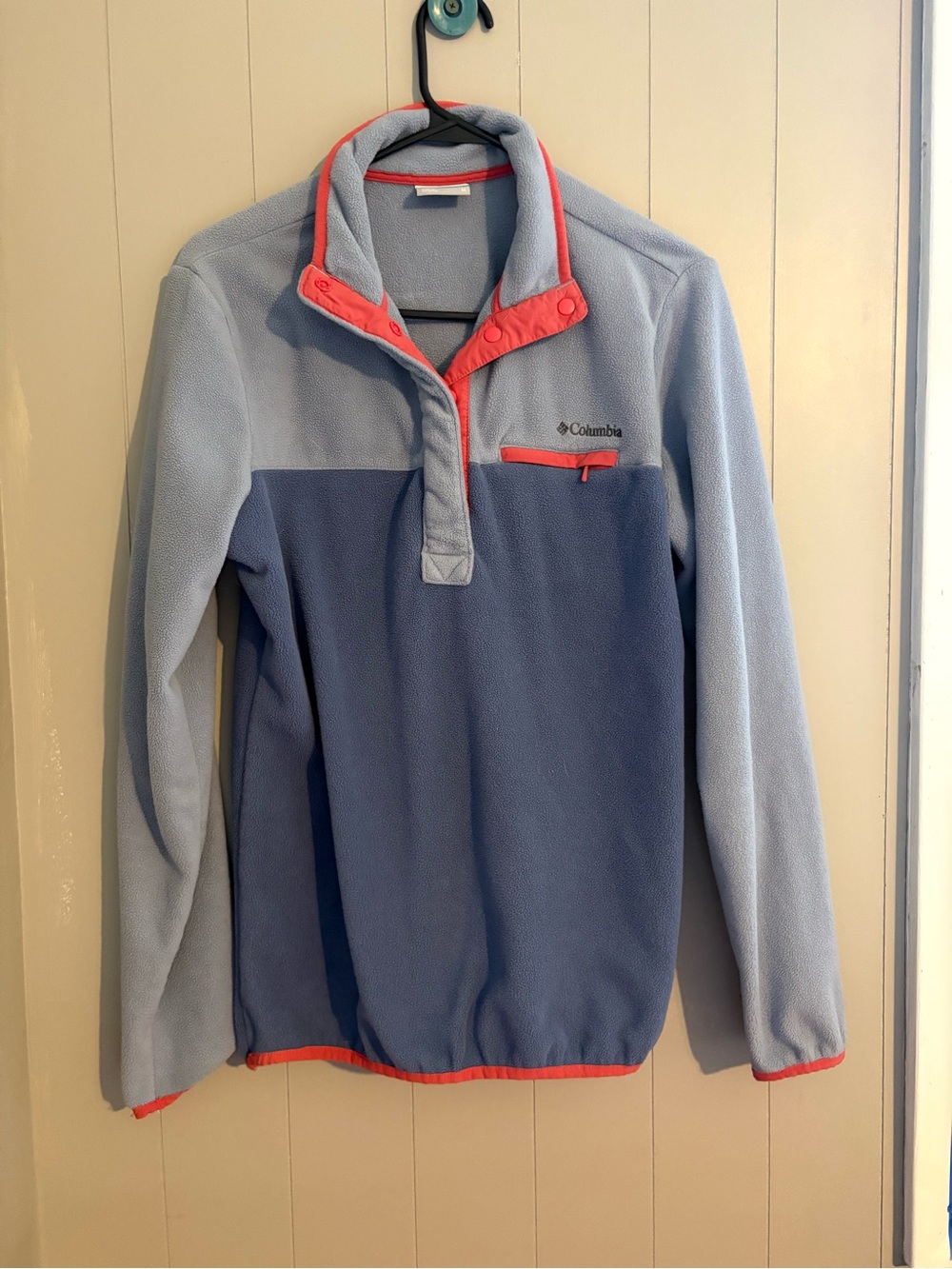 Columbia Women’s Two-Tone Light Blue Fleece Pullover with Coral Trim
